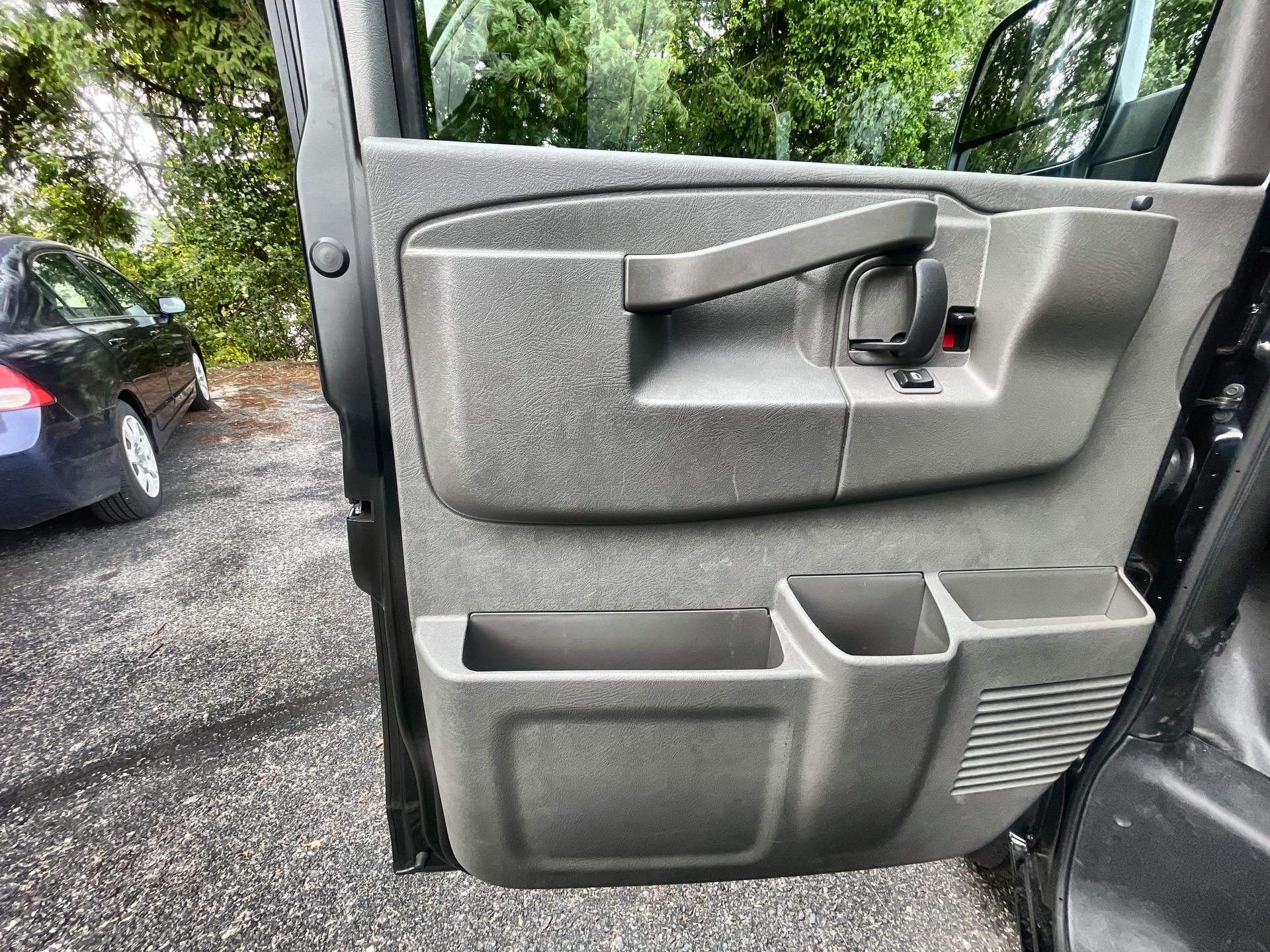 2026 GMC Savana Passenger LS