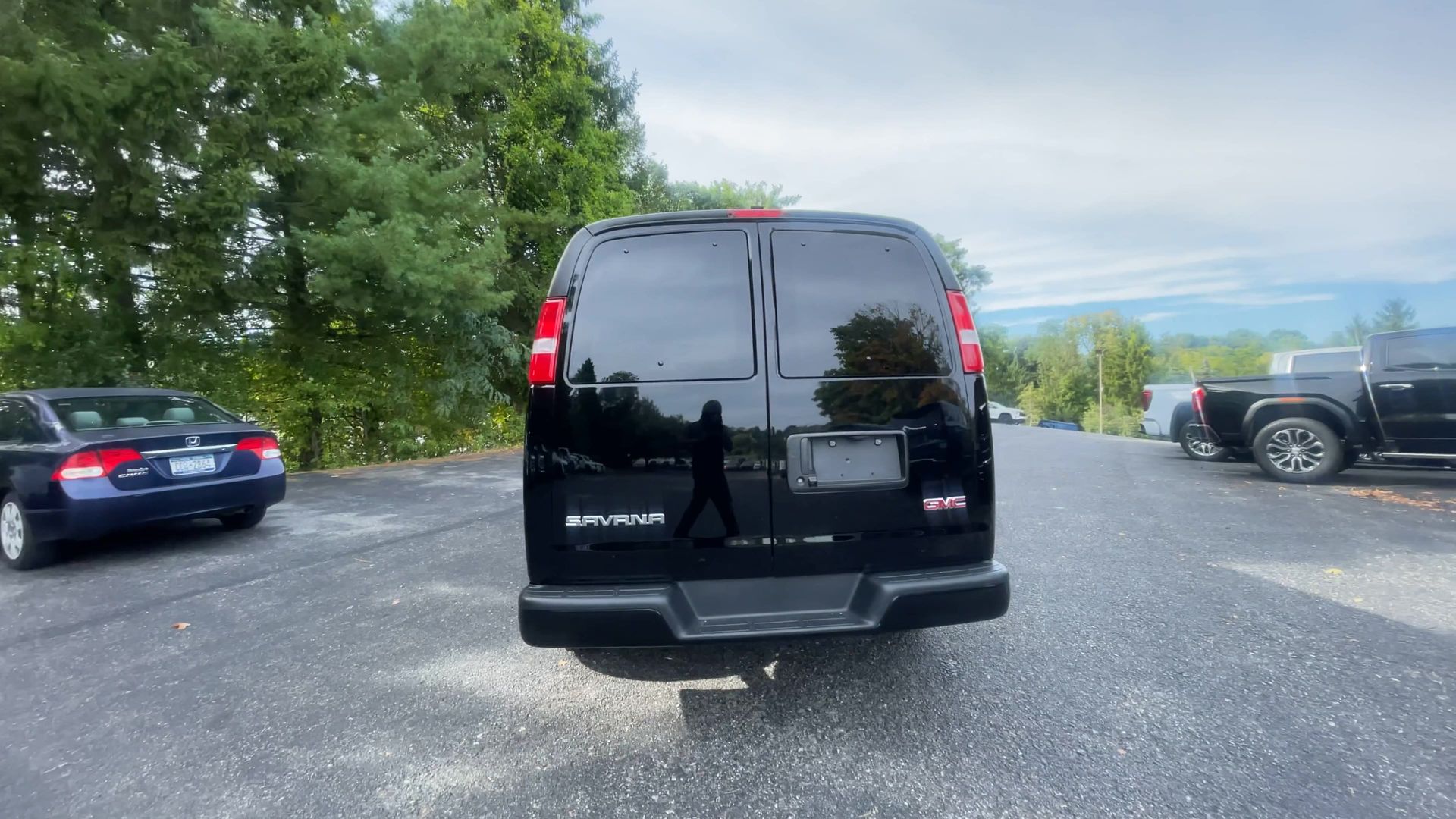 2026 GMC Savana Passenger LS