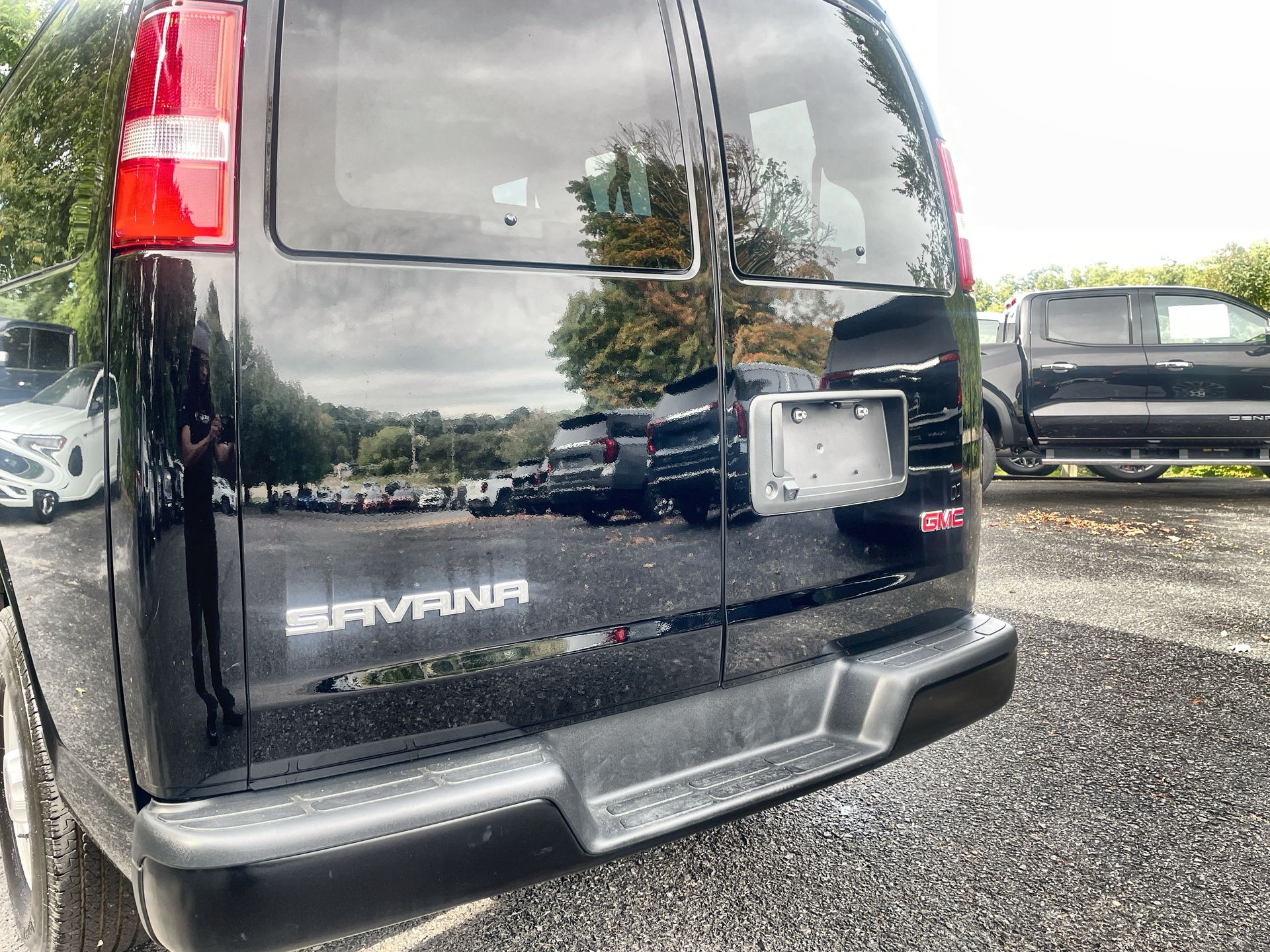 2026 GMC Savana Passenger LS
