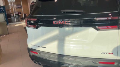 2025 GMC Acadia AT4