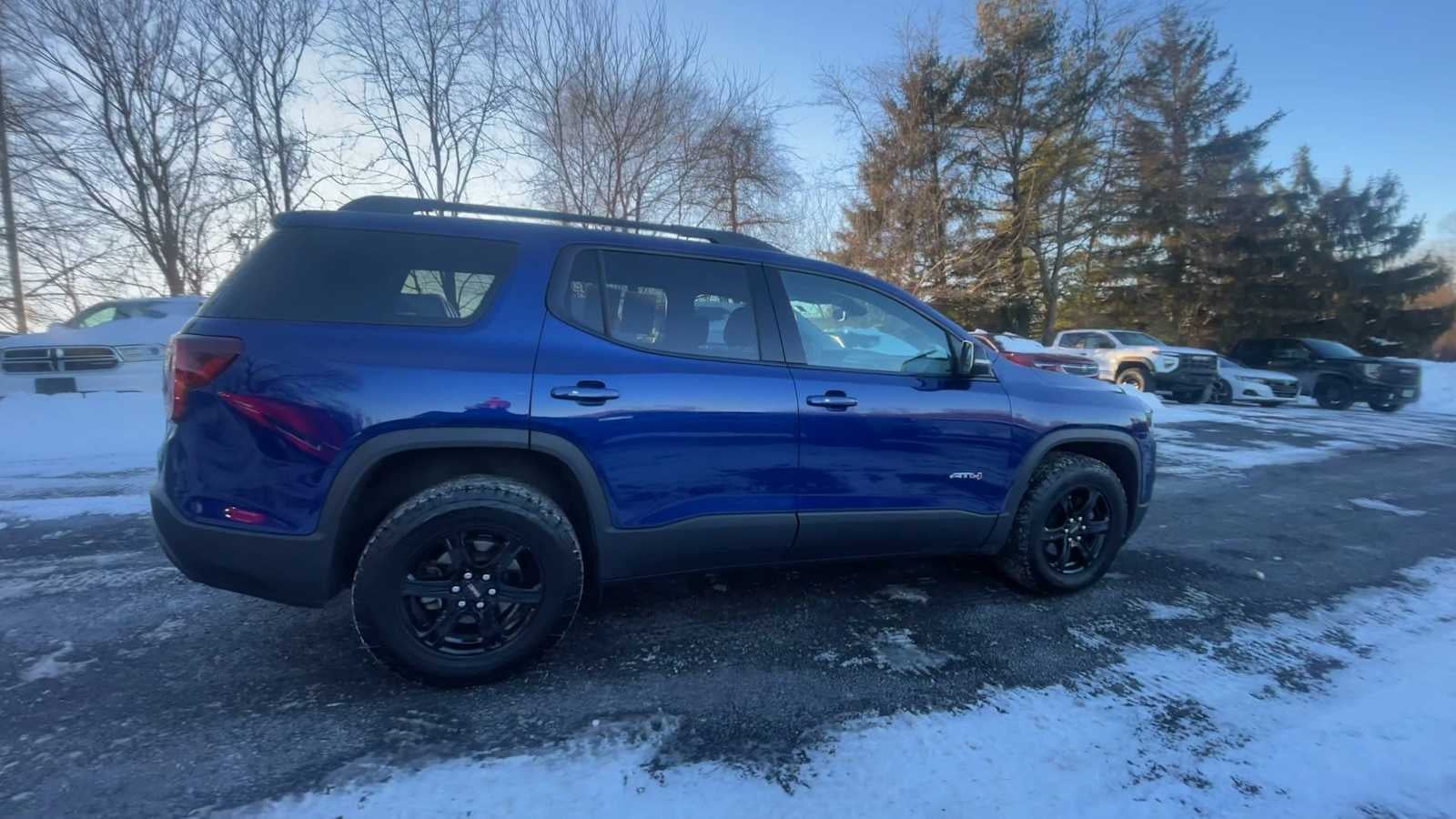 2023 GMC Acadia AT4