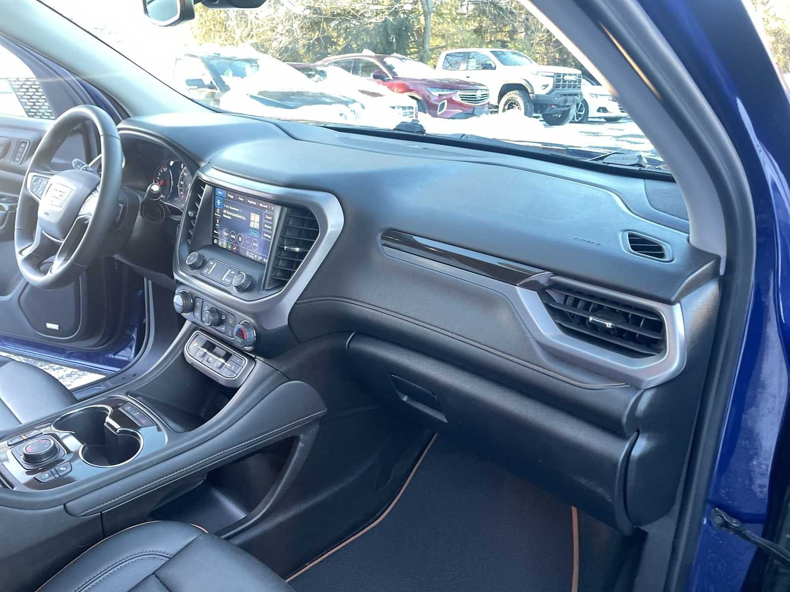 2023 GMC Acadia AT4