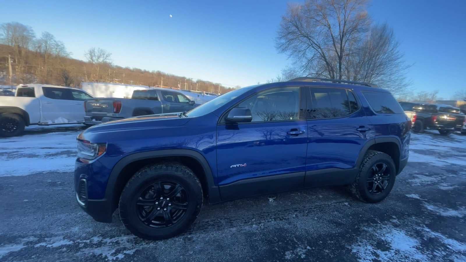 2023 GMC Acadia AT4