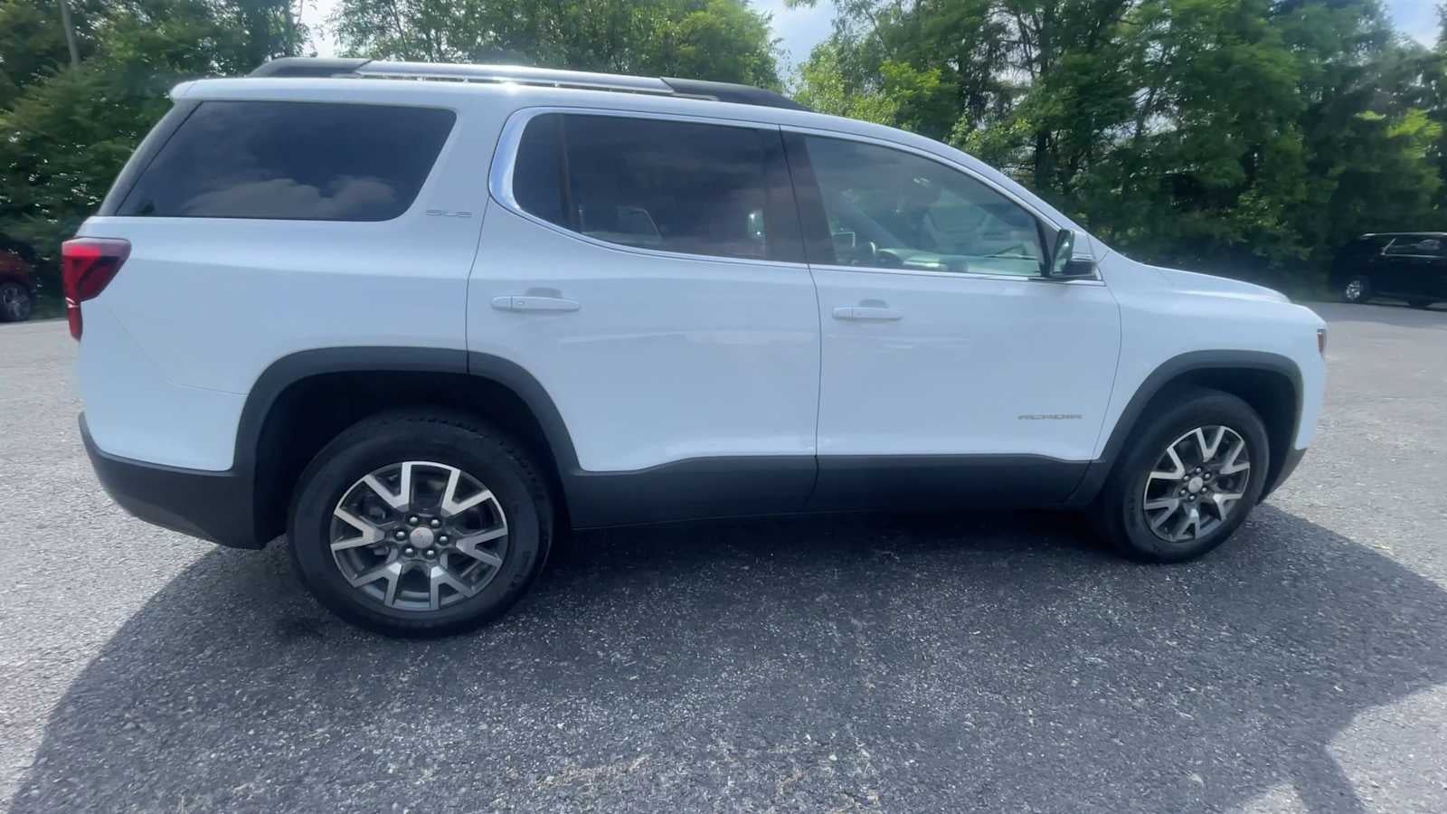 2023 GMC Acadia SLE