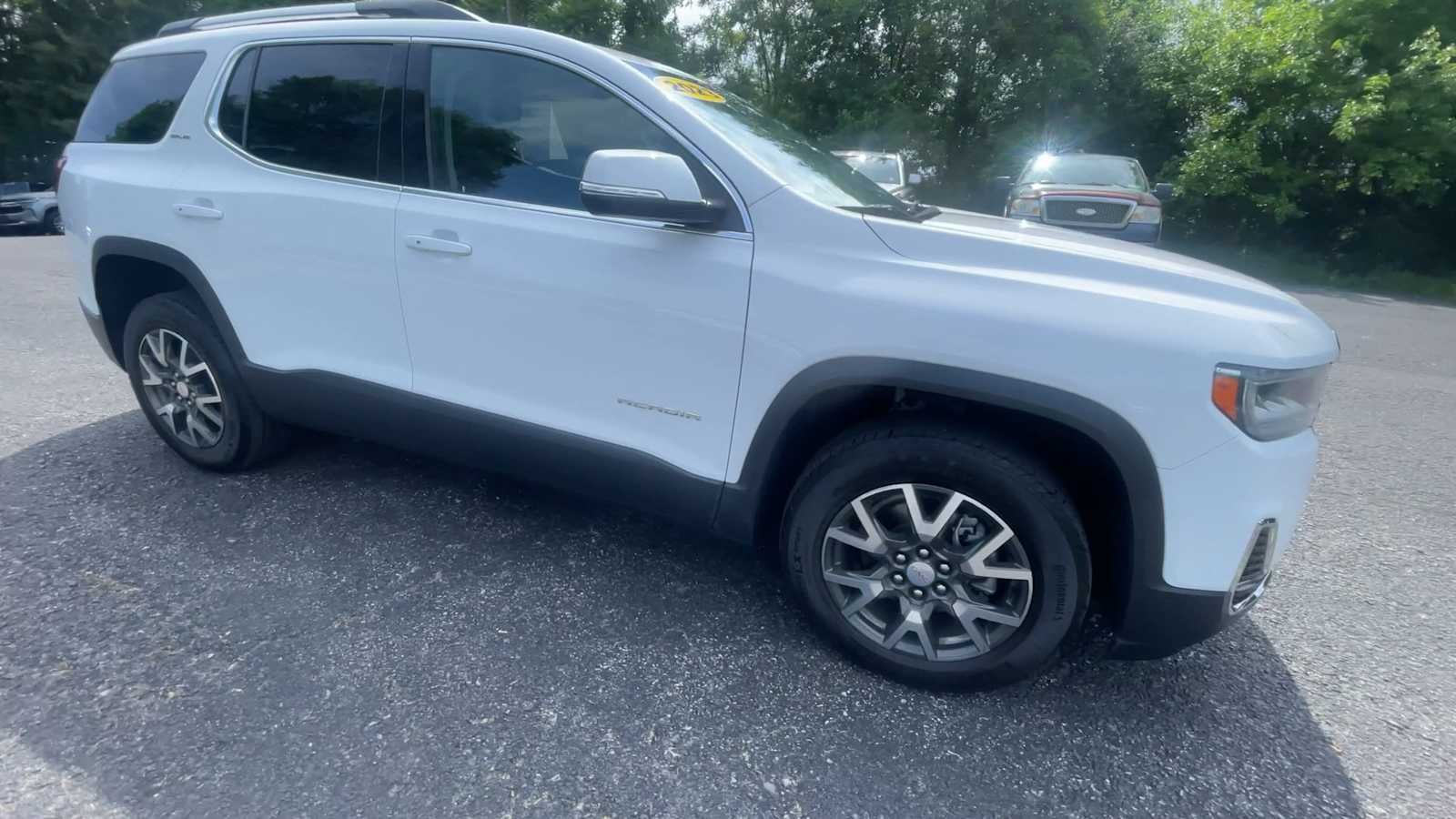 2023 GMC Acadia SLE