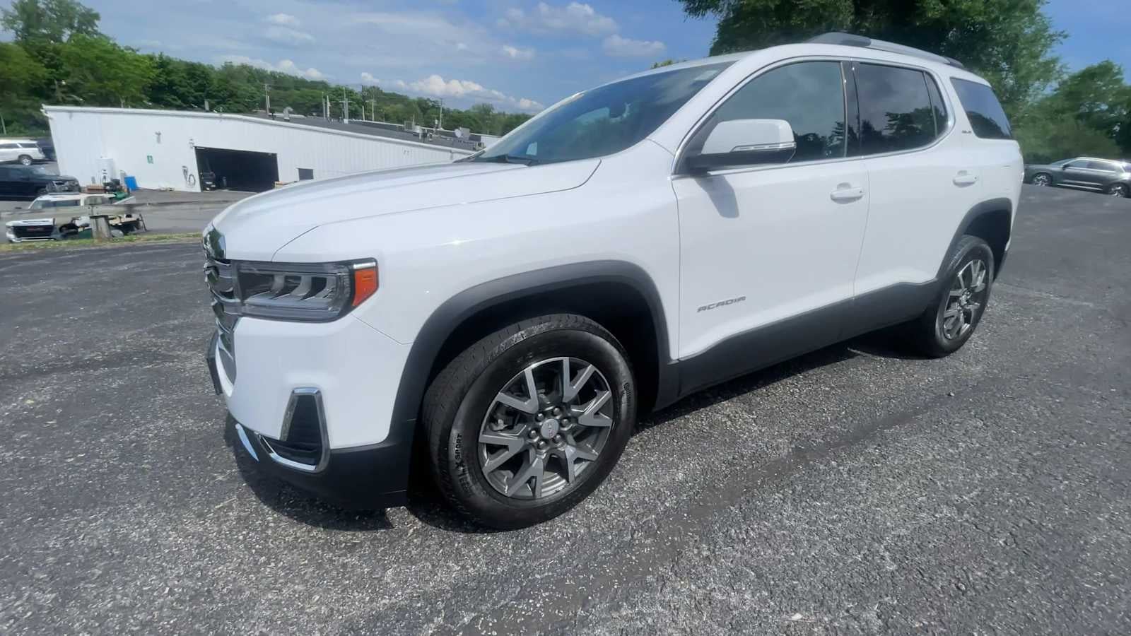2023 GMC Acadia SLE