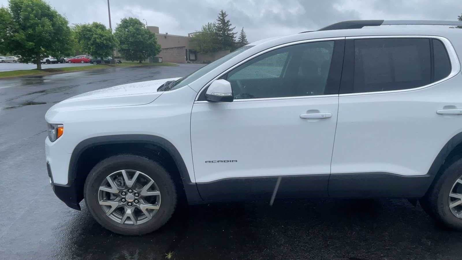 2023 GMC Acadia SLE