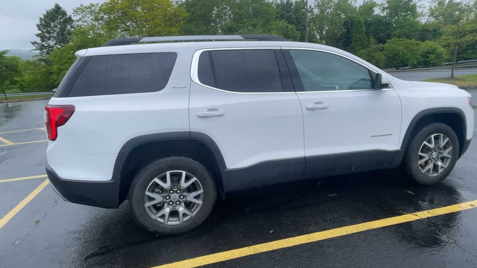 2023 GMC Acadia SLE