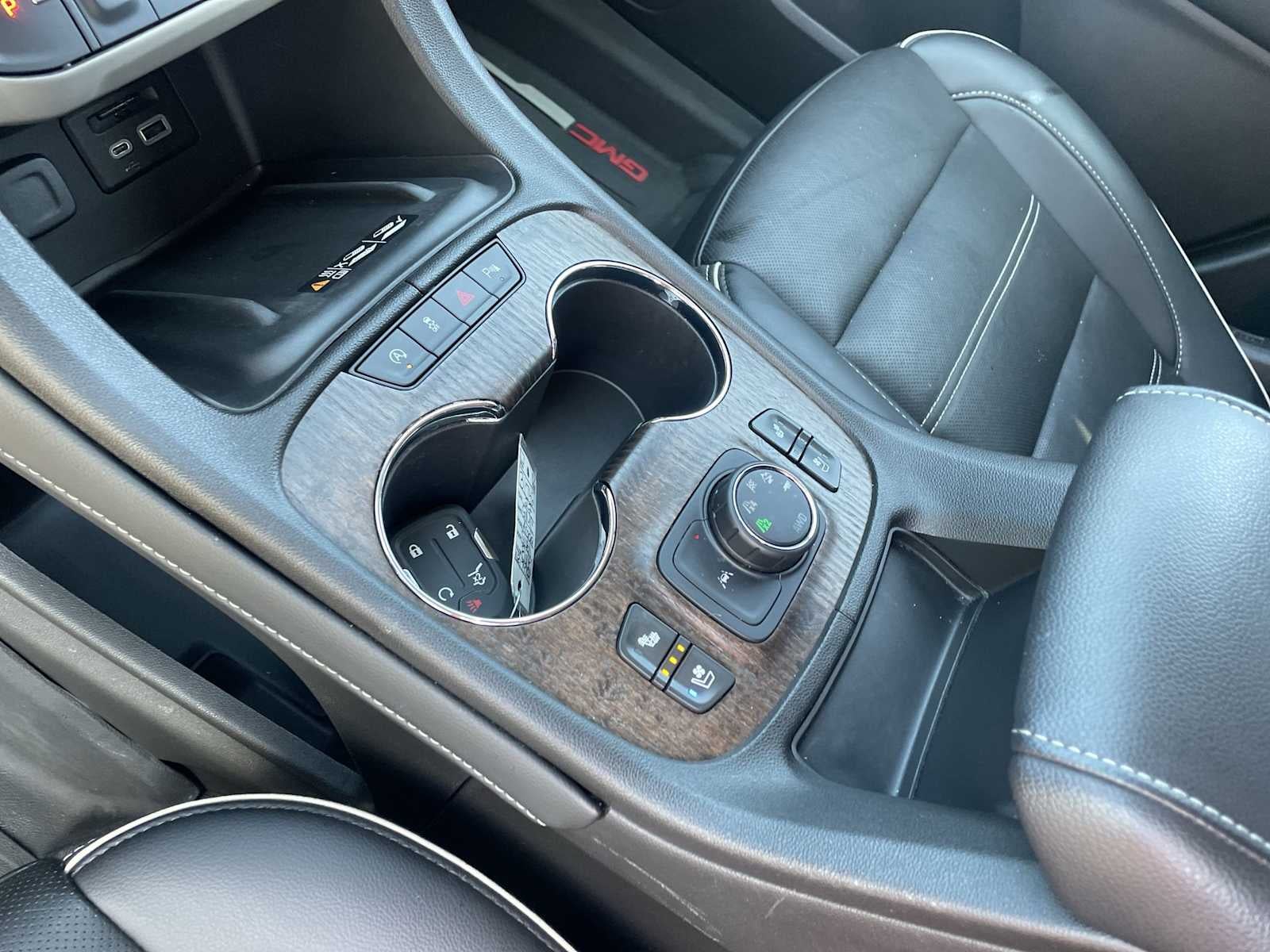 2022 GMC Acadia Denali