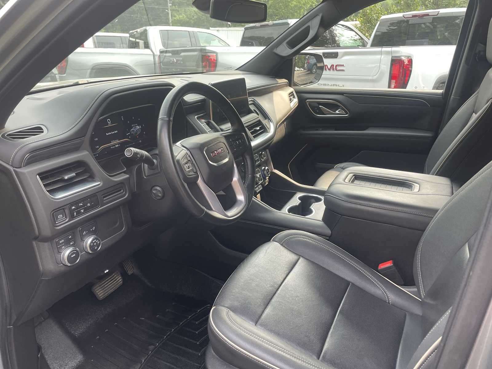 2023 GMC Yukon SLT