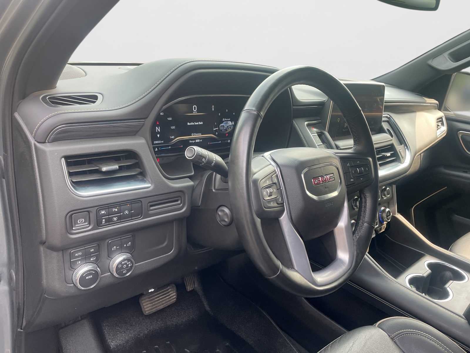 2023 GMC Yukon SLT