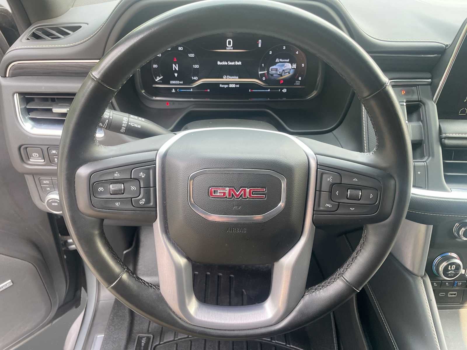 2023 GMC Yukon SLT
