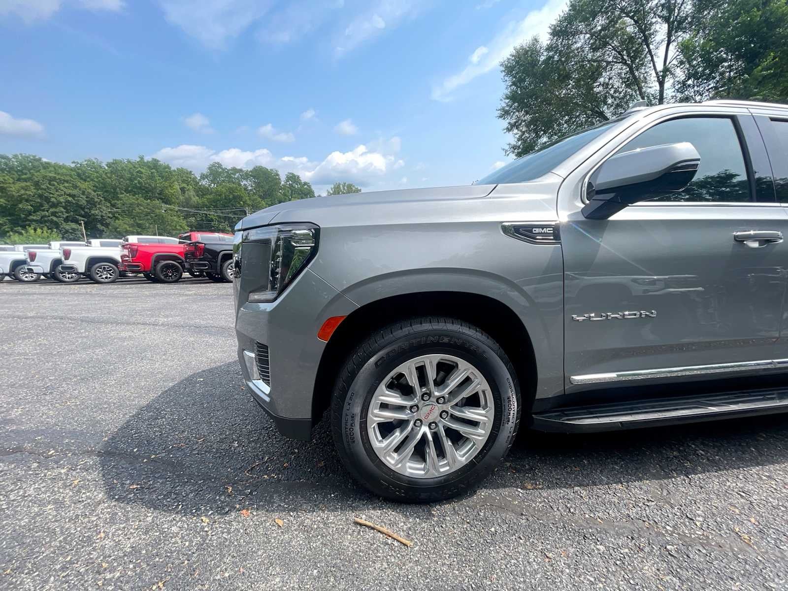 2023 GMC Yukon XL SLT