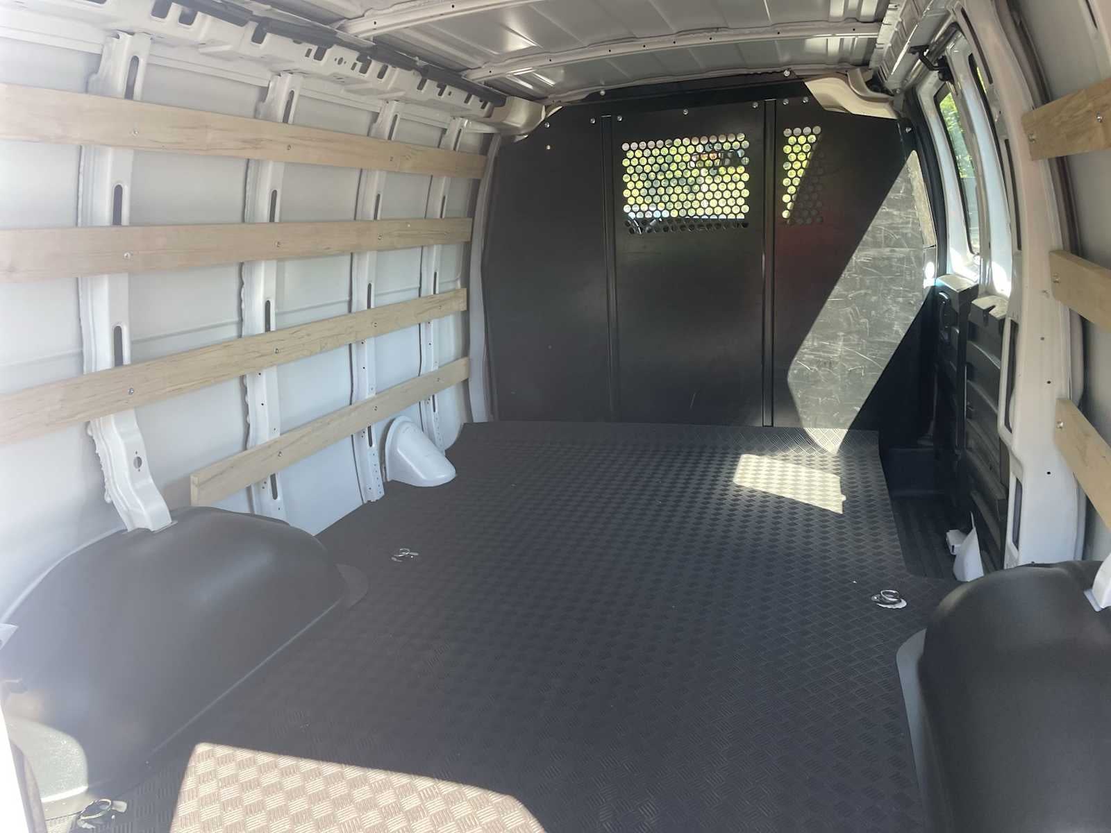 2024 GMC Savana Cargo 2500 Work Van
