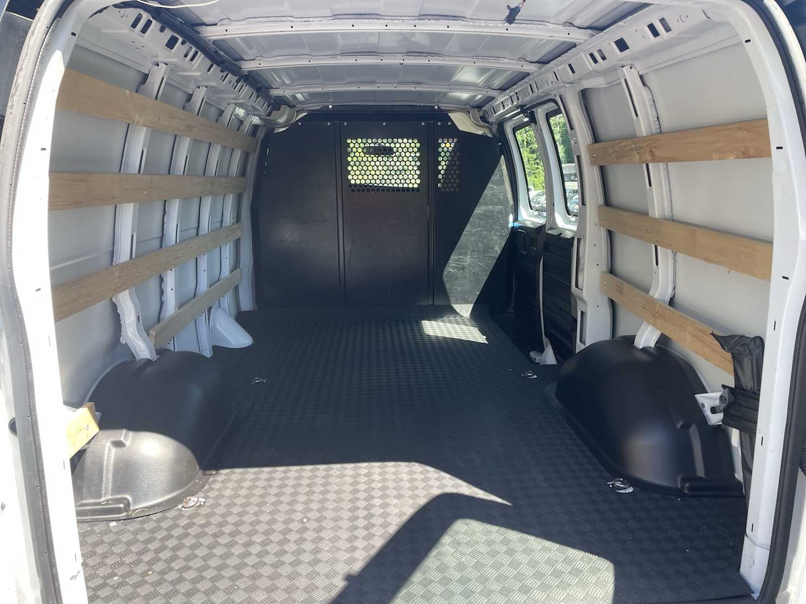 2024 GMC Savana Cargo 2500 Work Van