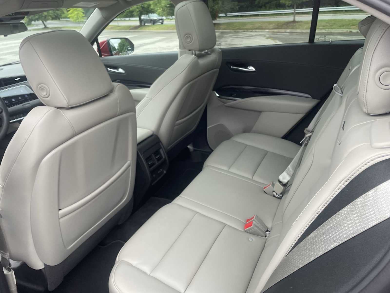 2023 Cadillac XT4 AWD Luxury
