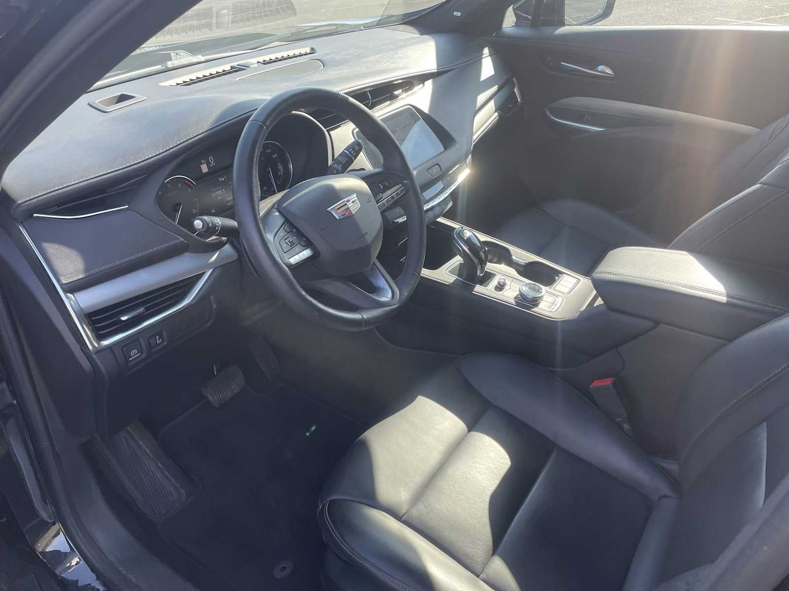2023 Cadillac XT4 Premium Luxury