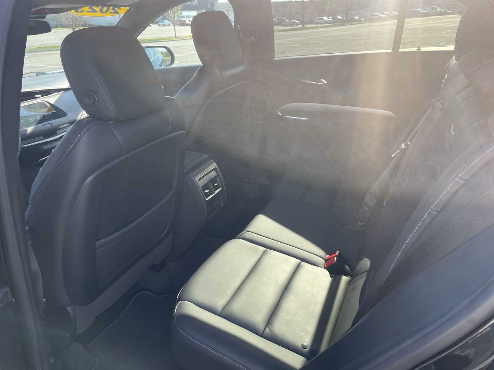 2023 Cadillac XT4 Premium Luxury