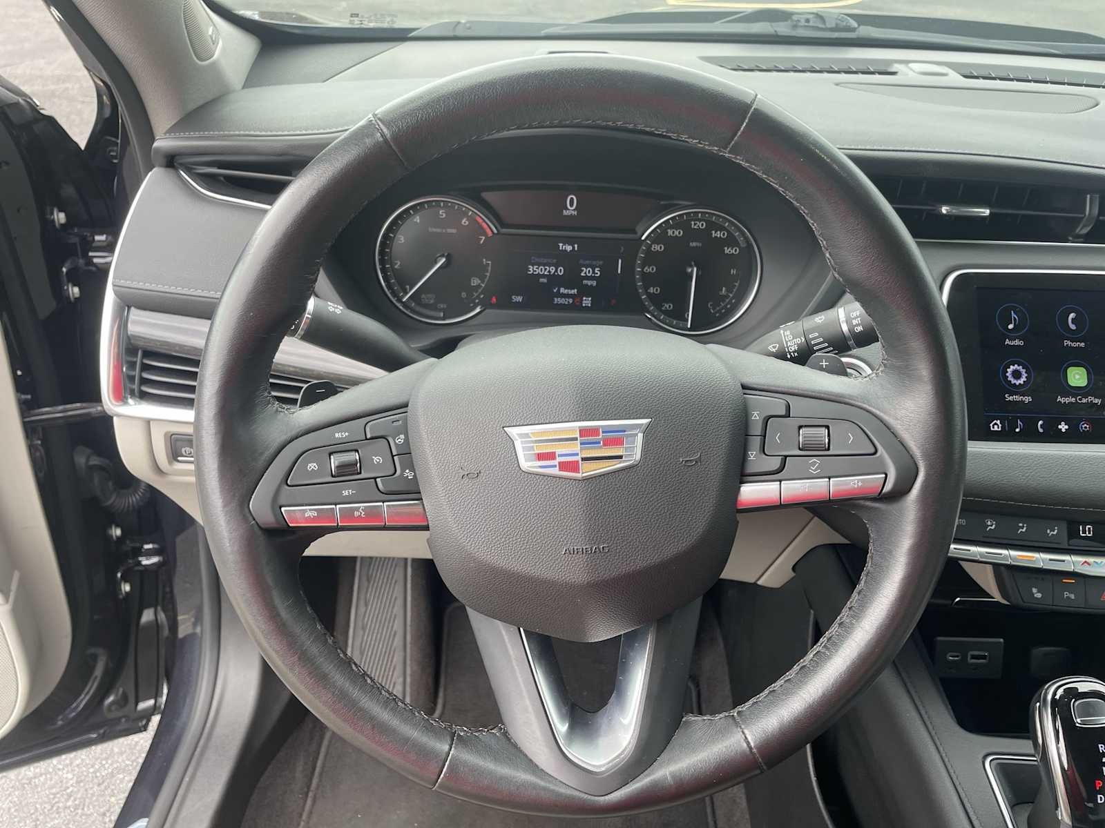 2023 Cadillac XT4 Premium Luxury