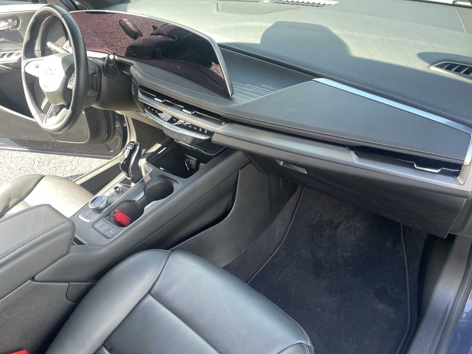 2025 Cadillac XT4 Premium Luxury