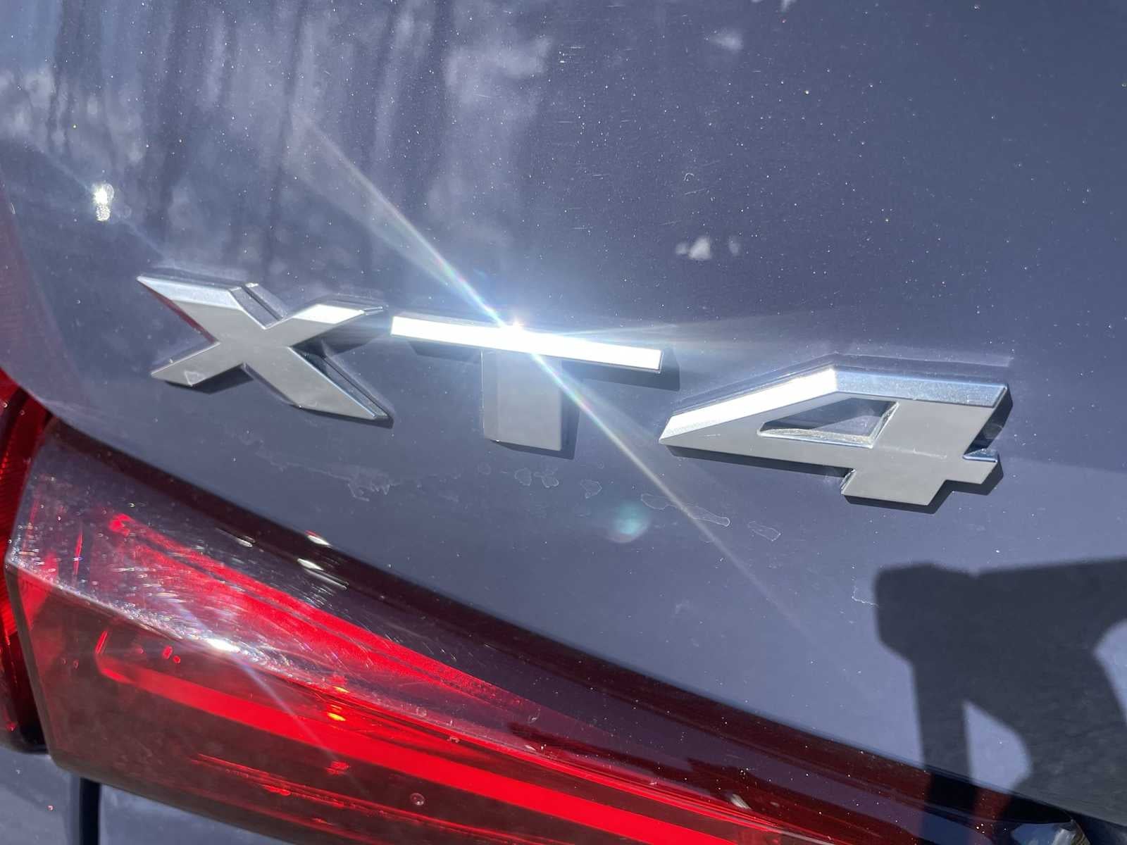 2025 Cadillac XT4 Premium Luxury