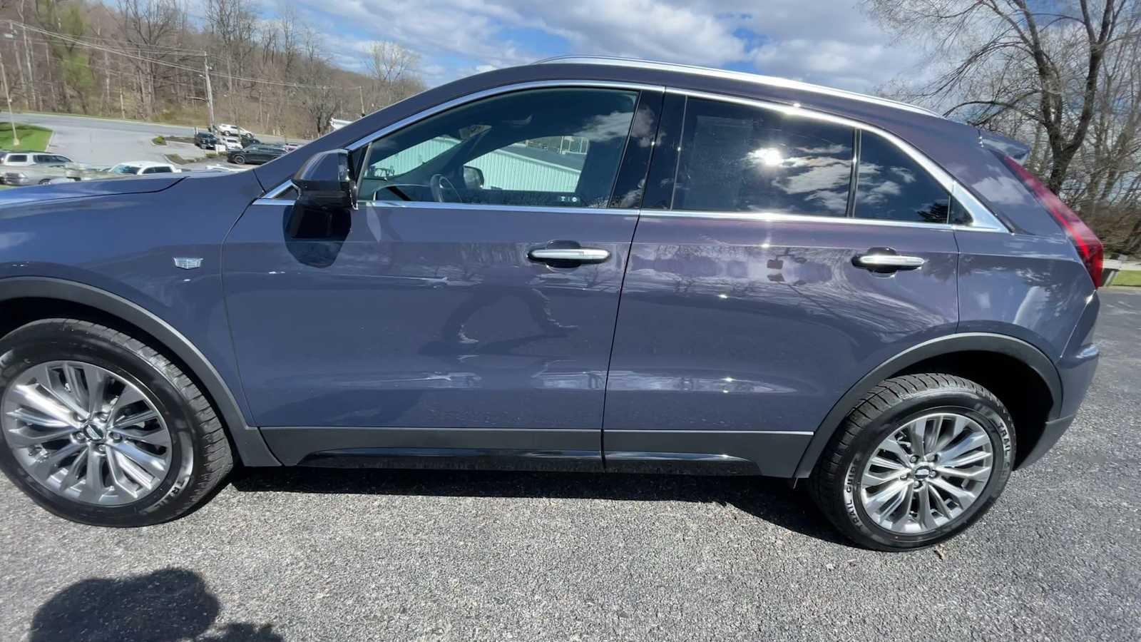 2025 Cadillac XT4 Premium Luxury