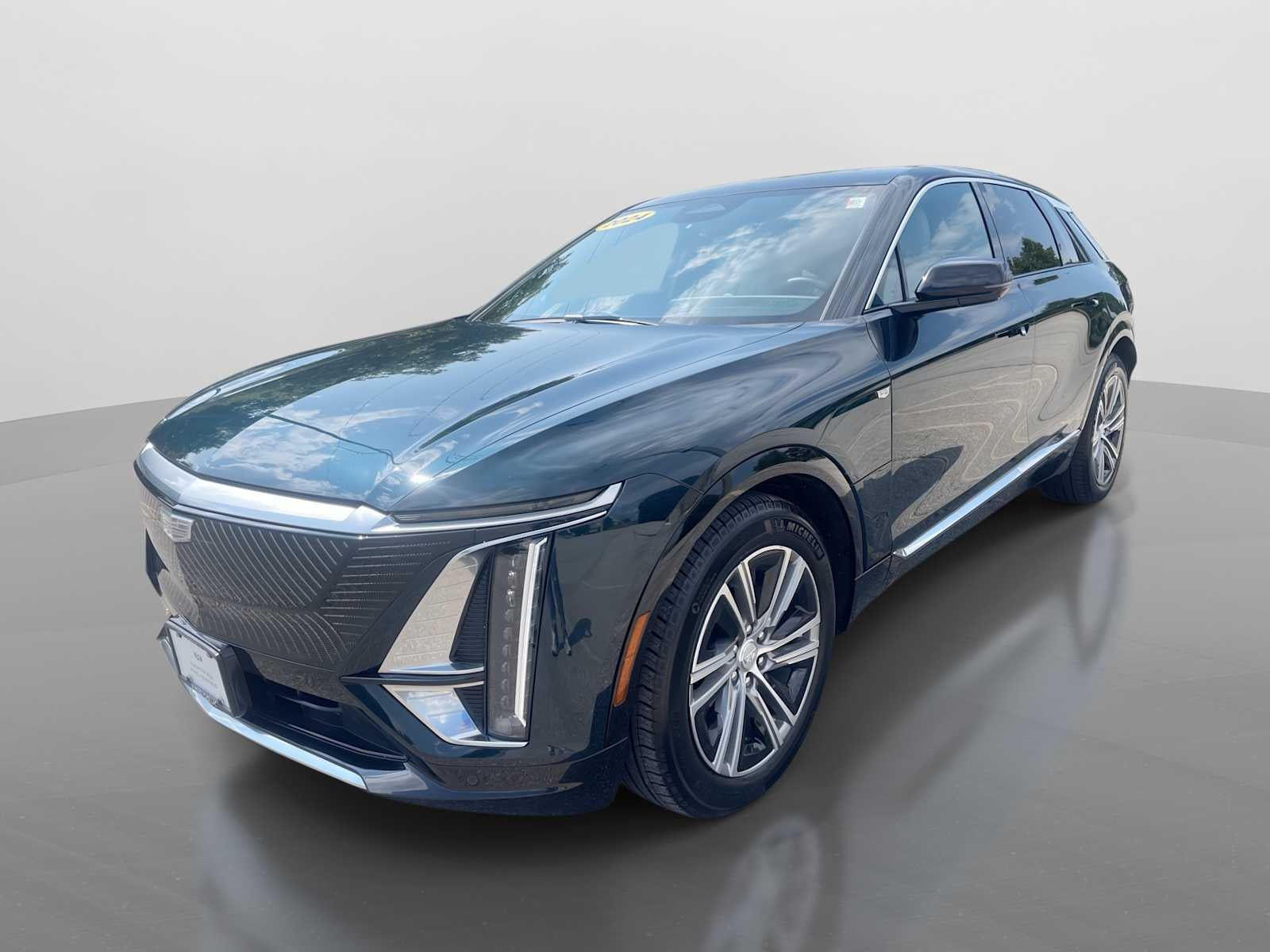 2024 Cadillac LYRIQ Luxury 1