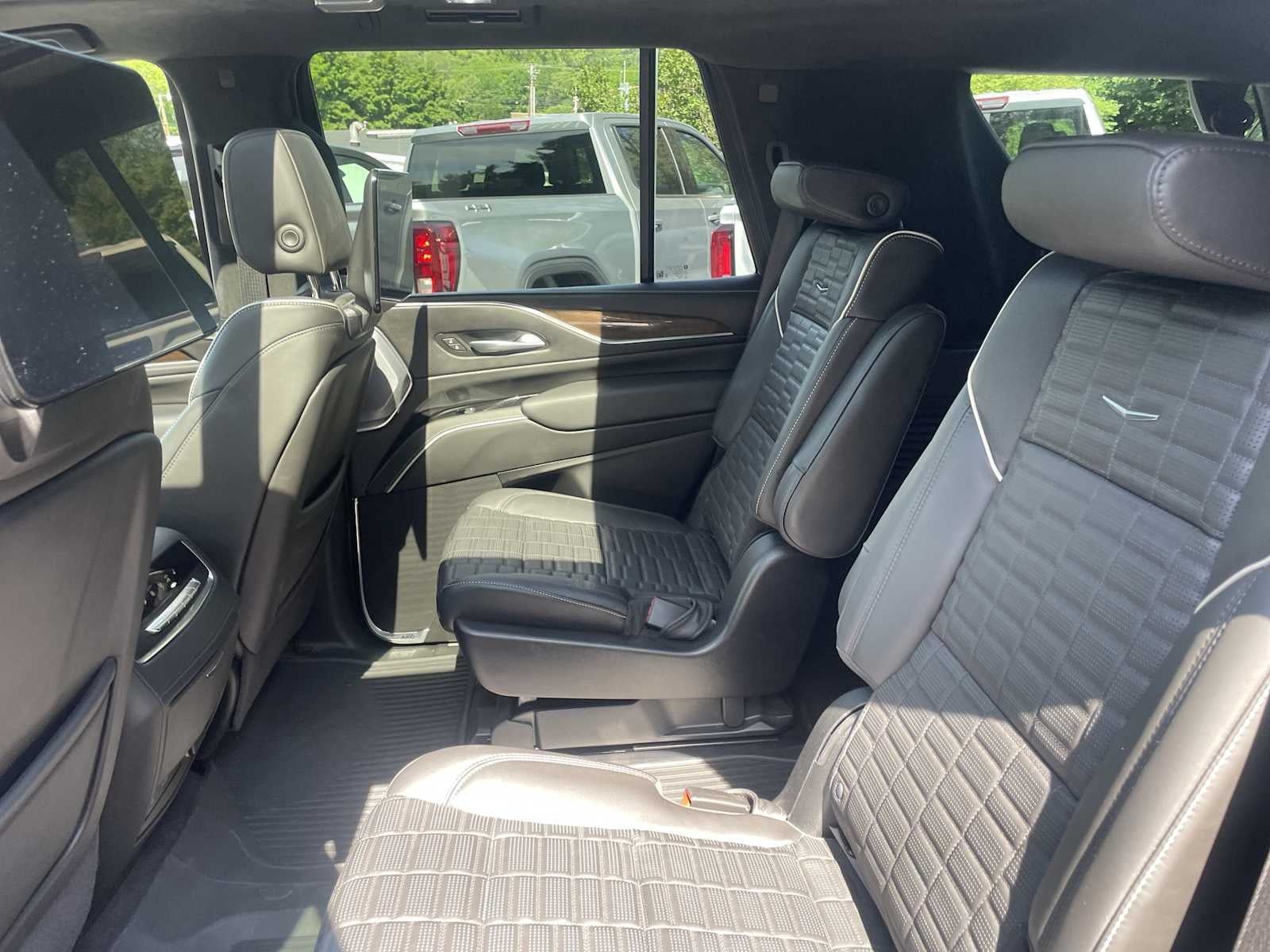 2023 Cadillac Escalade Sport Platinum