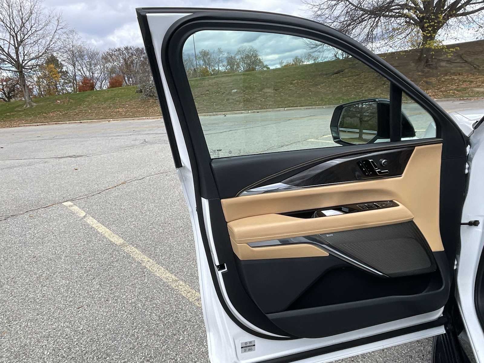 2025 Cadillac ESCALADE IQ Sport 2