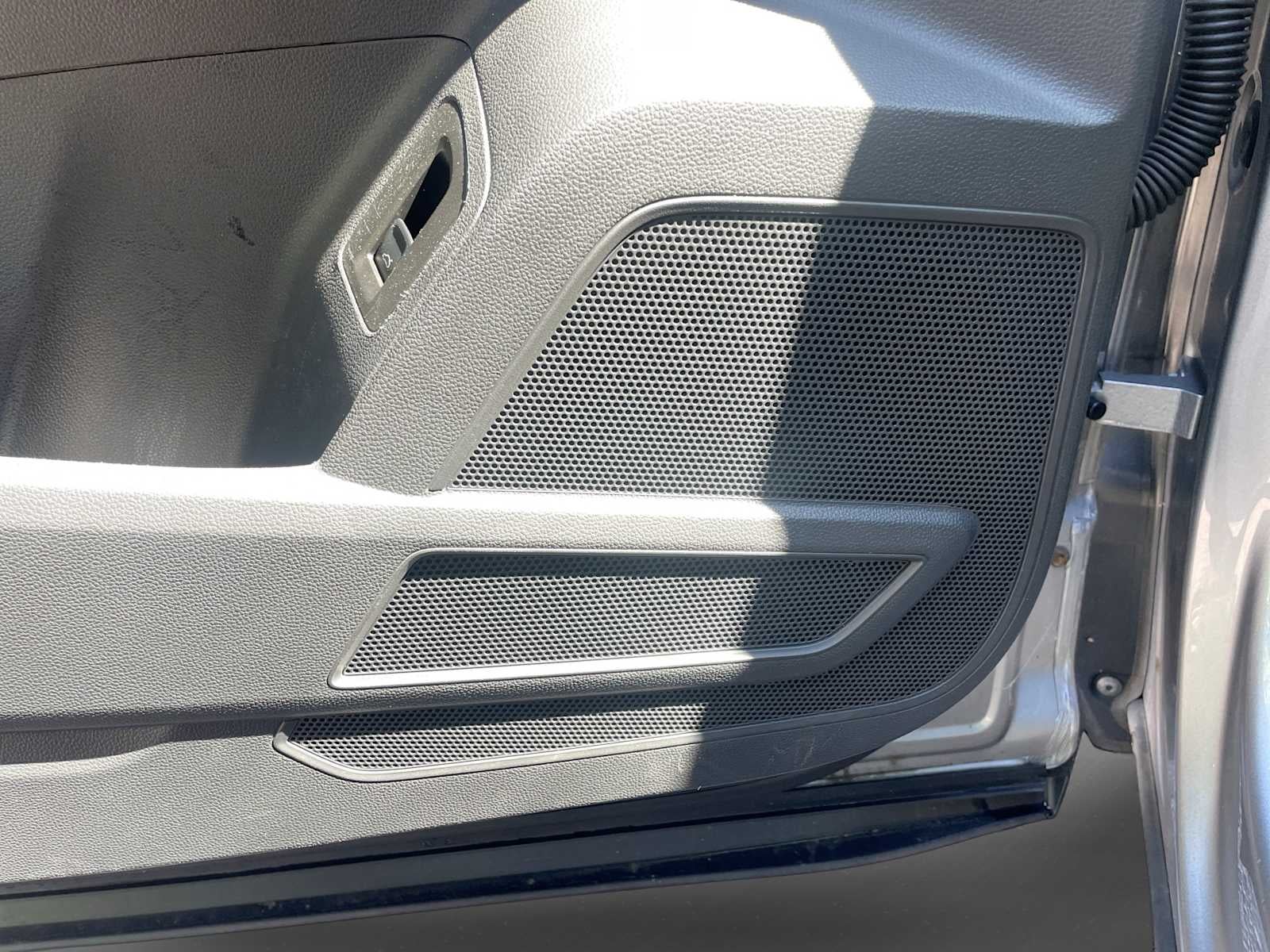 2022 Volkswagen Atlas Cross Sport 3.6L V6 SEL Premium R-Line