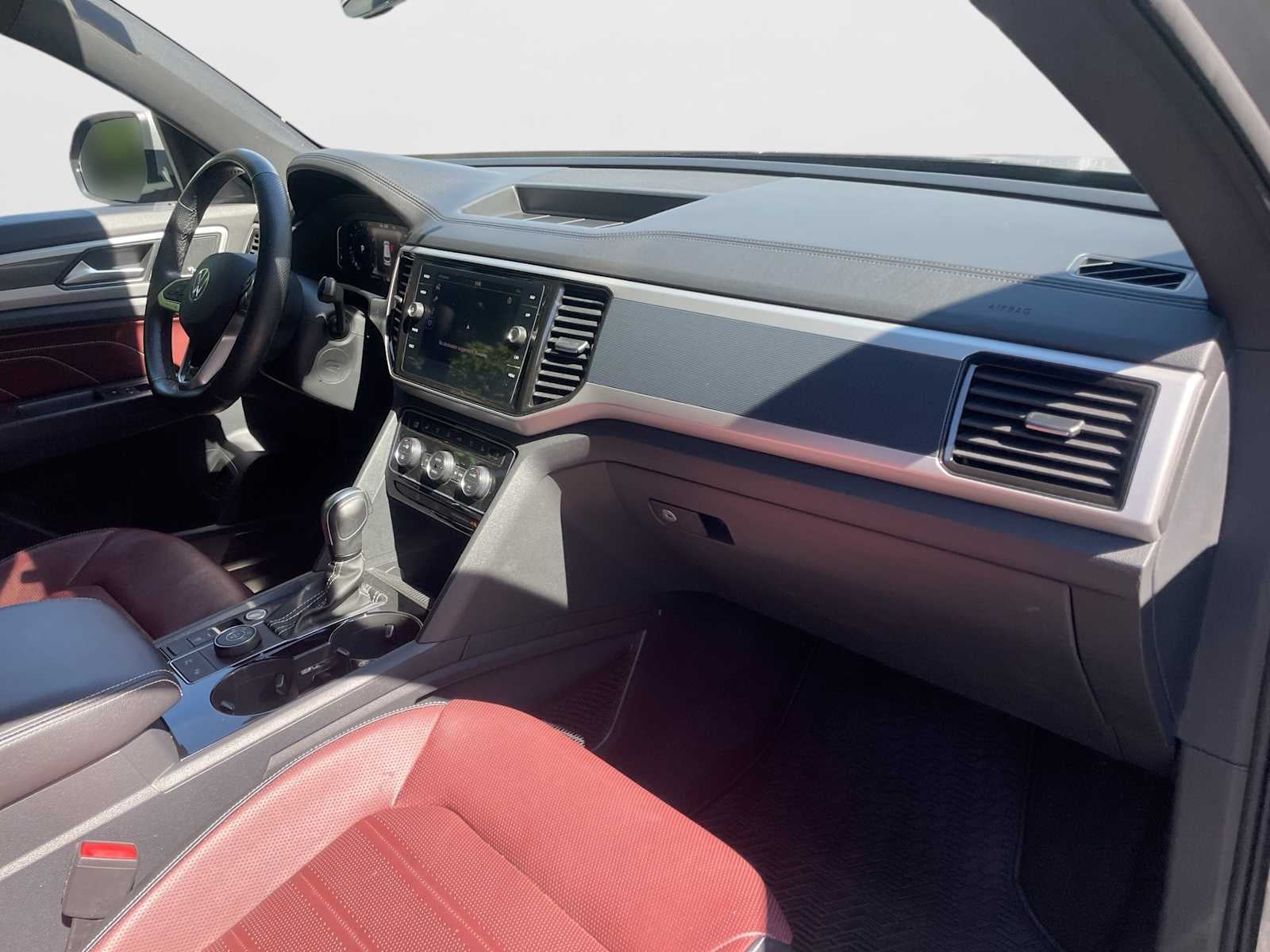 2022 Volkswagen Atlas Cross Sport 3.6L V6 SEL Premium R-Line