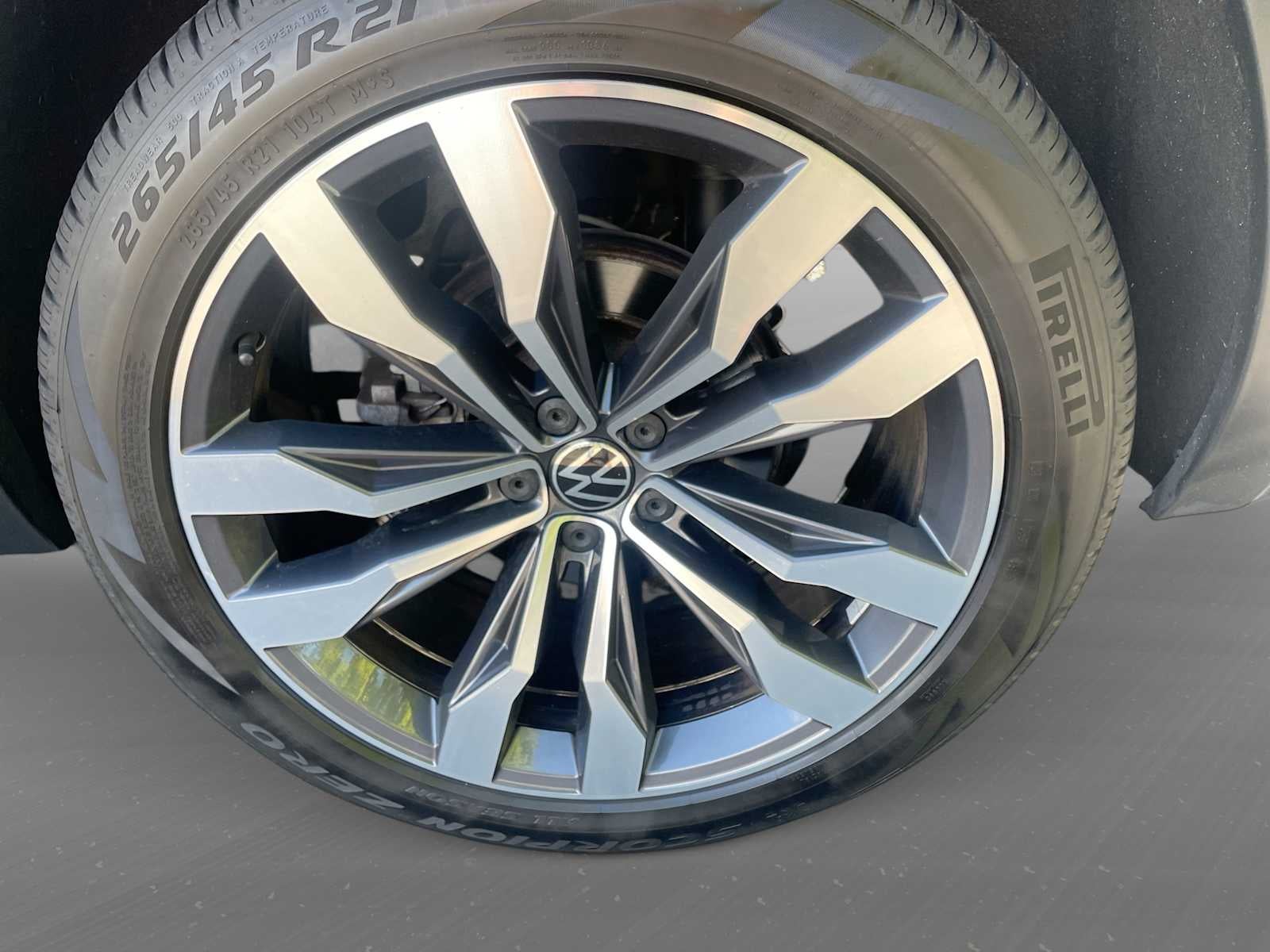 2022 Volkswagen Atlas Cross Sport 3.6L V6 SEL Premium R-Line