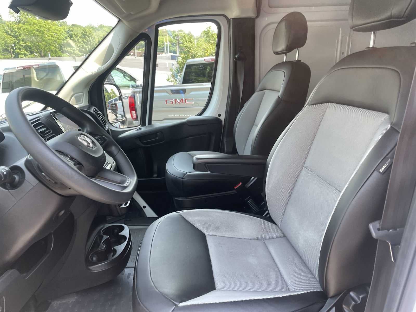 2026 RAM ProMaster Cargo Van Tradesman