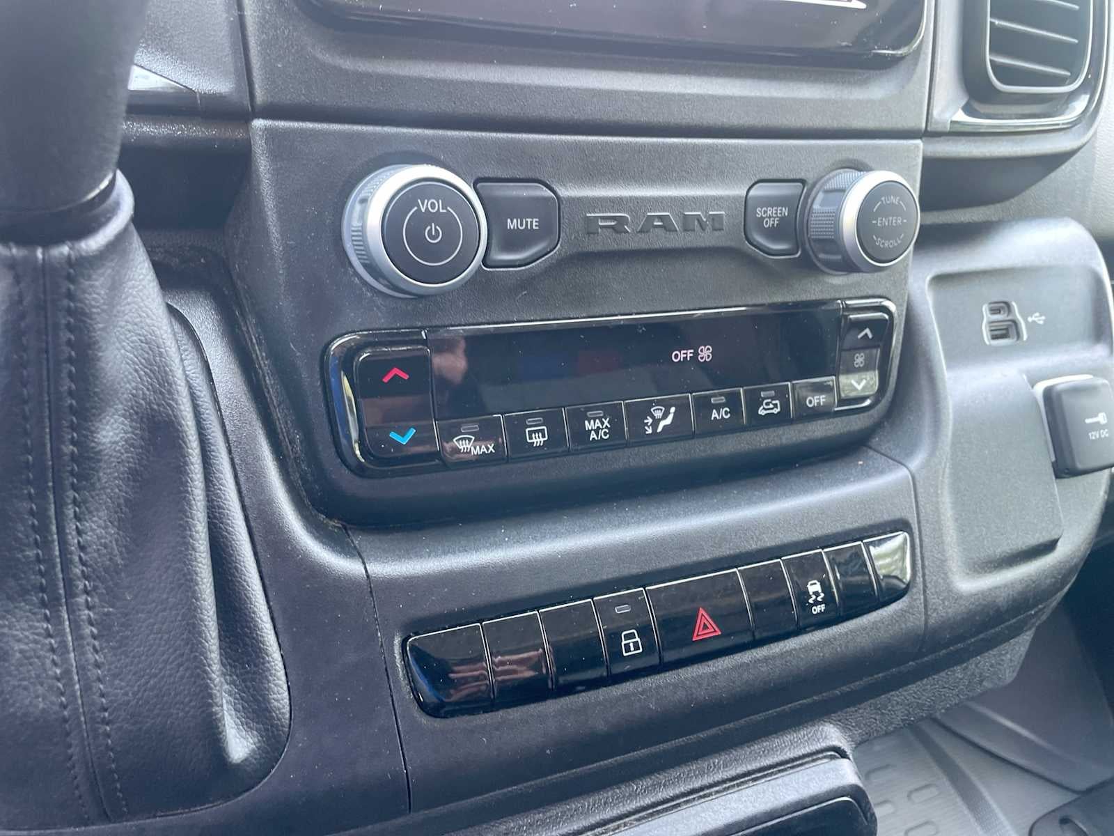 2026 RAM ProMaster Cargo Van Tradesman