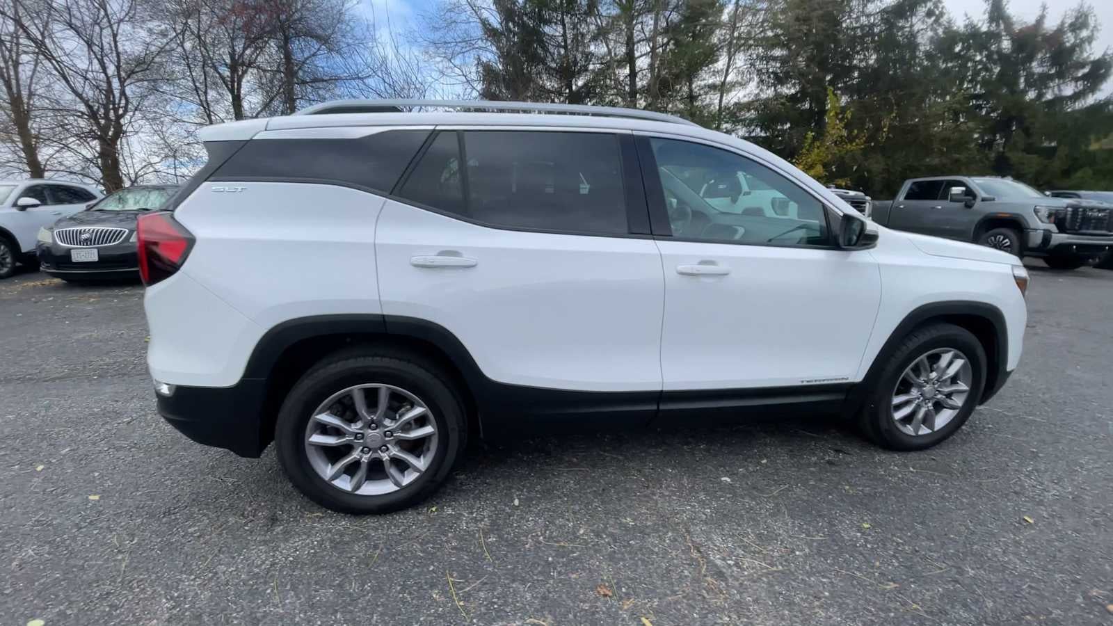 2024 GMC Terrain SLT