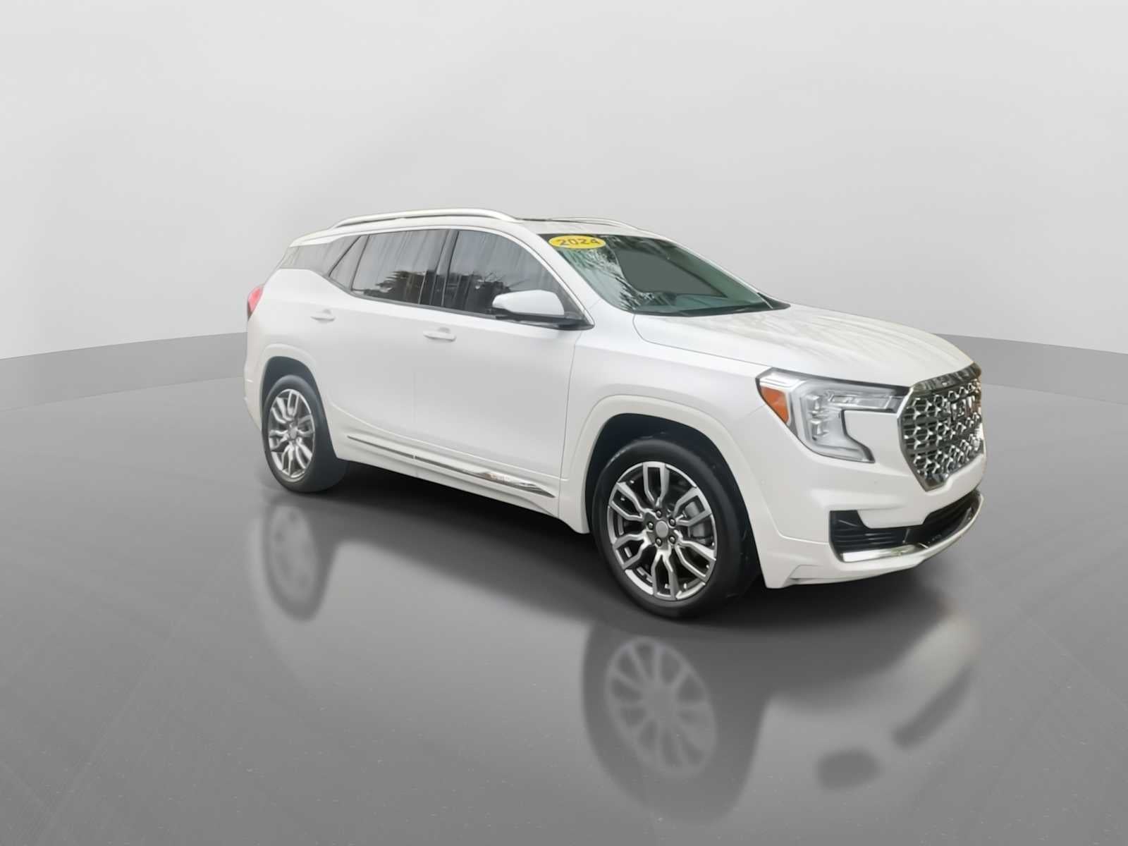 2024 GMC Terrain Denali - Photo 3