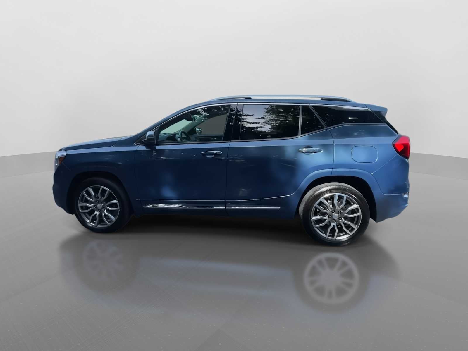 2024 GMC Terrain Denali - Photo 6