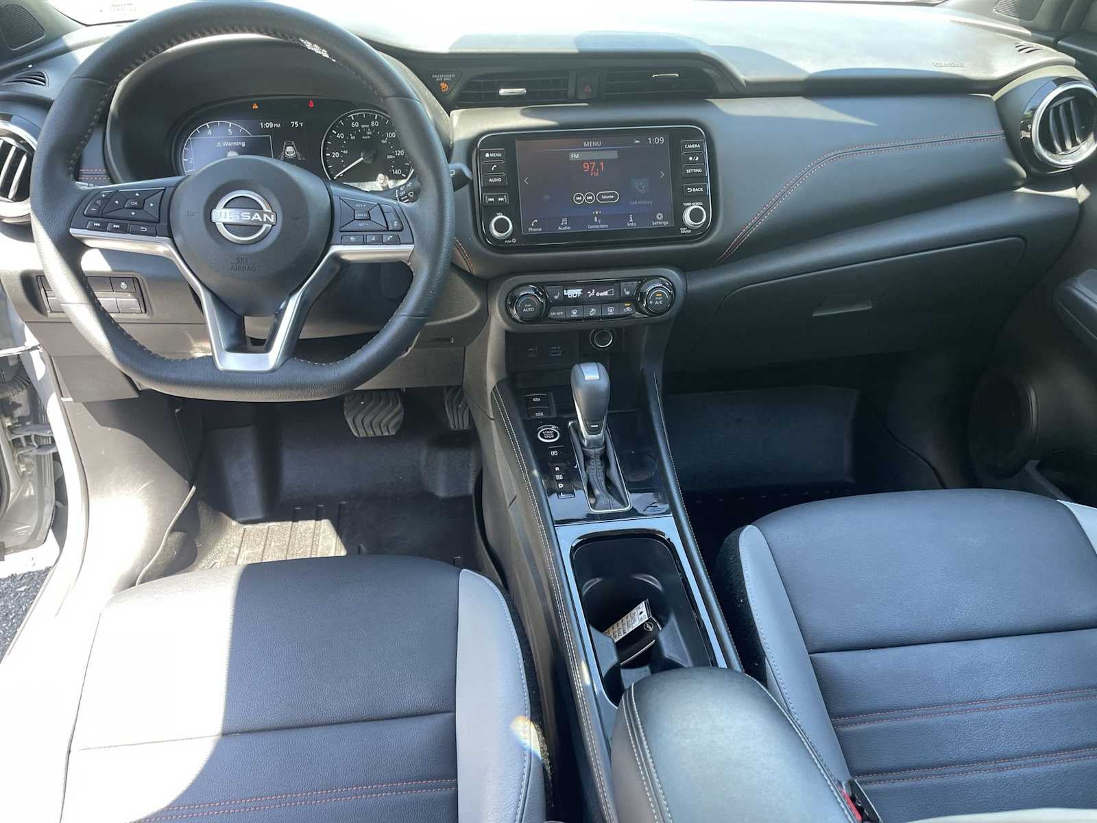 2024 Nissan Kicks SR Xtronic CVT