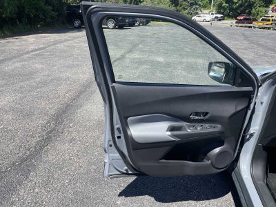 2024 Nissan Kicks SR Xtronic CVT