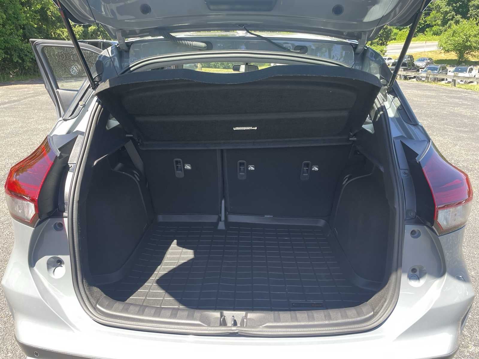 2024 Nissan Kicks SR Xtronic CVT