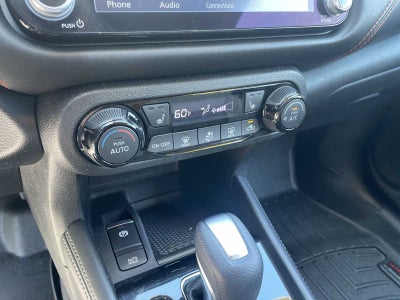2024 Nissan Kicks SR Xtronic CVT