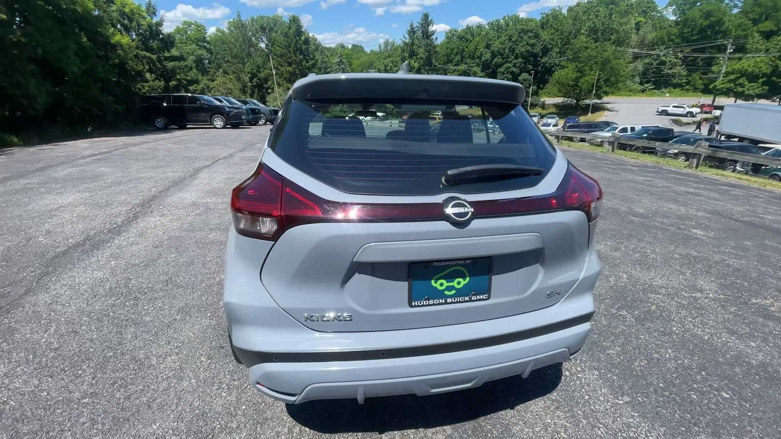 2024 Nissan Kicks SR Xtronic CVT