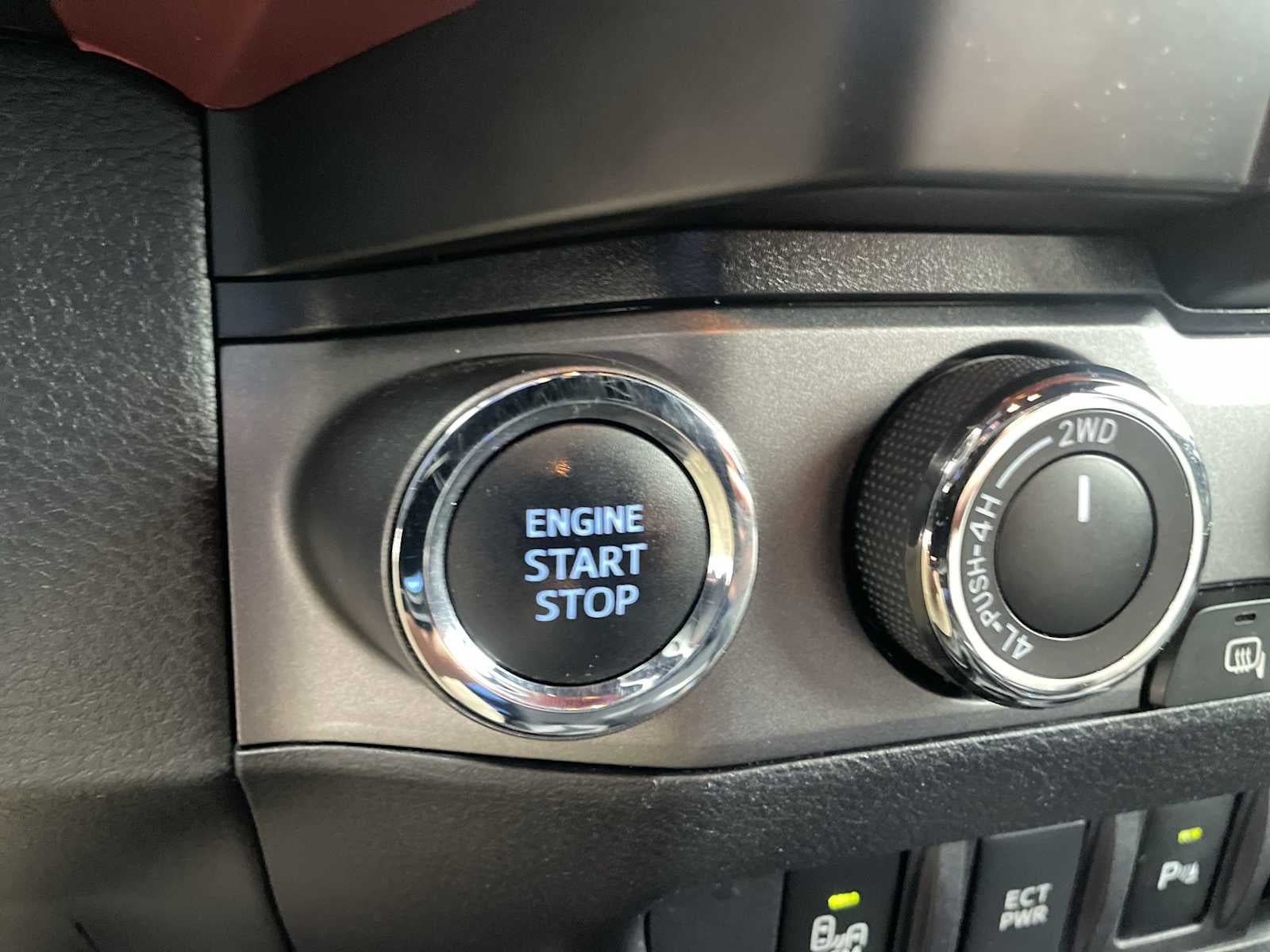 2020 Toyota Tacoma 4WD SR5