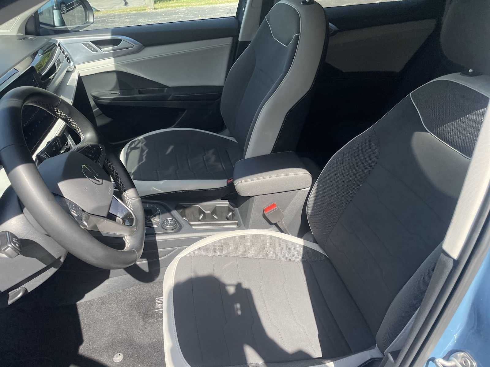 2025 Volkswagen Taos SE
