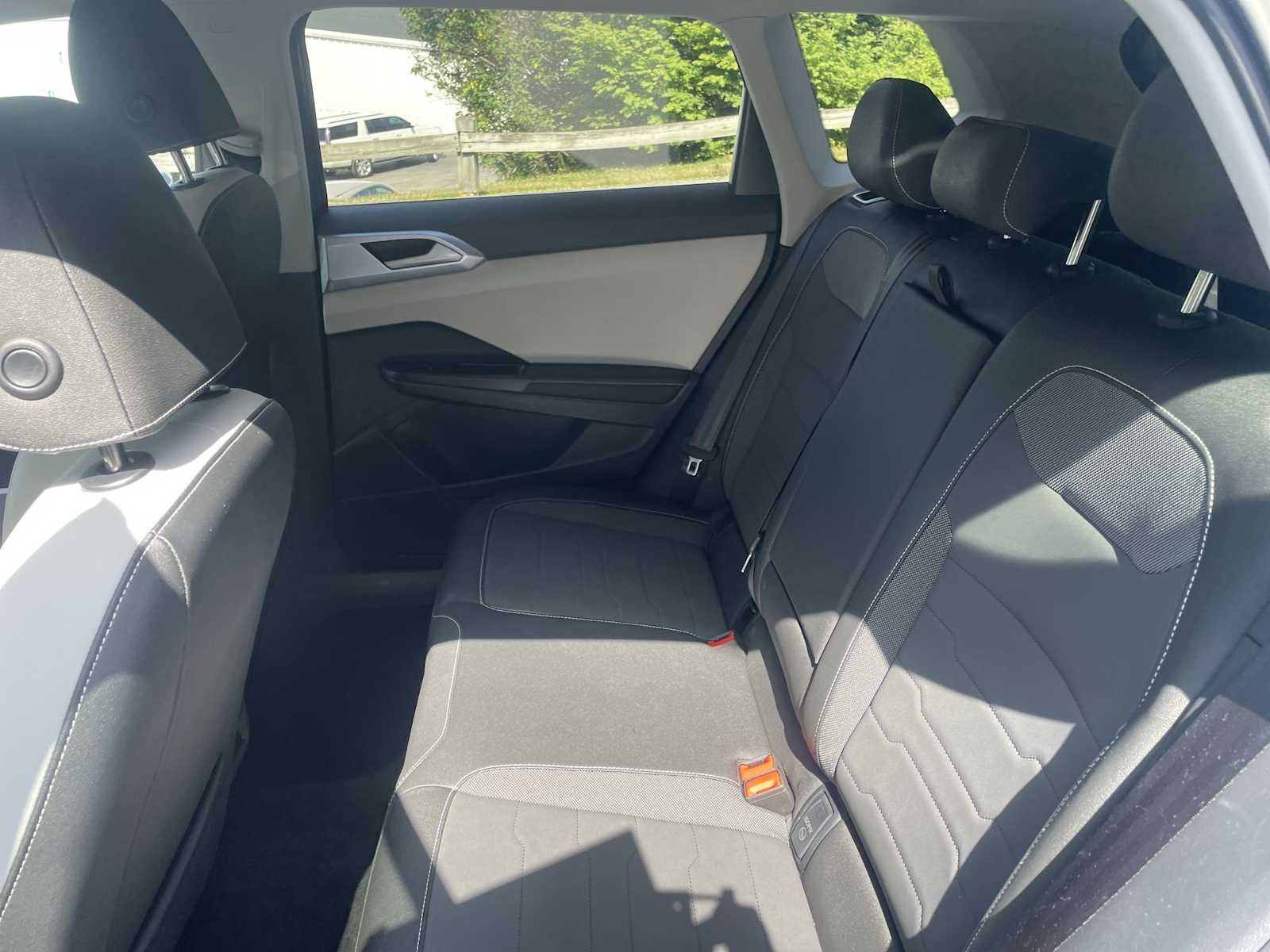 2025 Volkswagen Taos SE