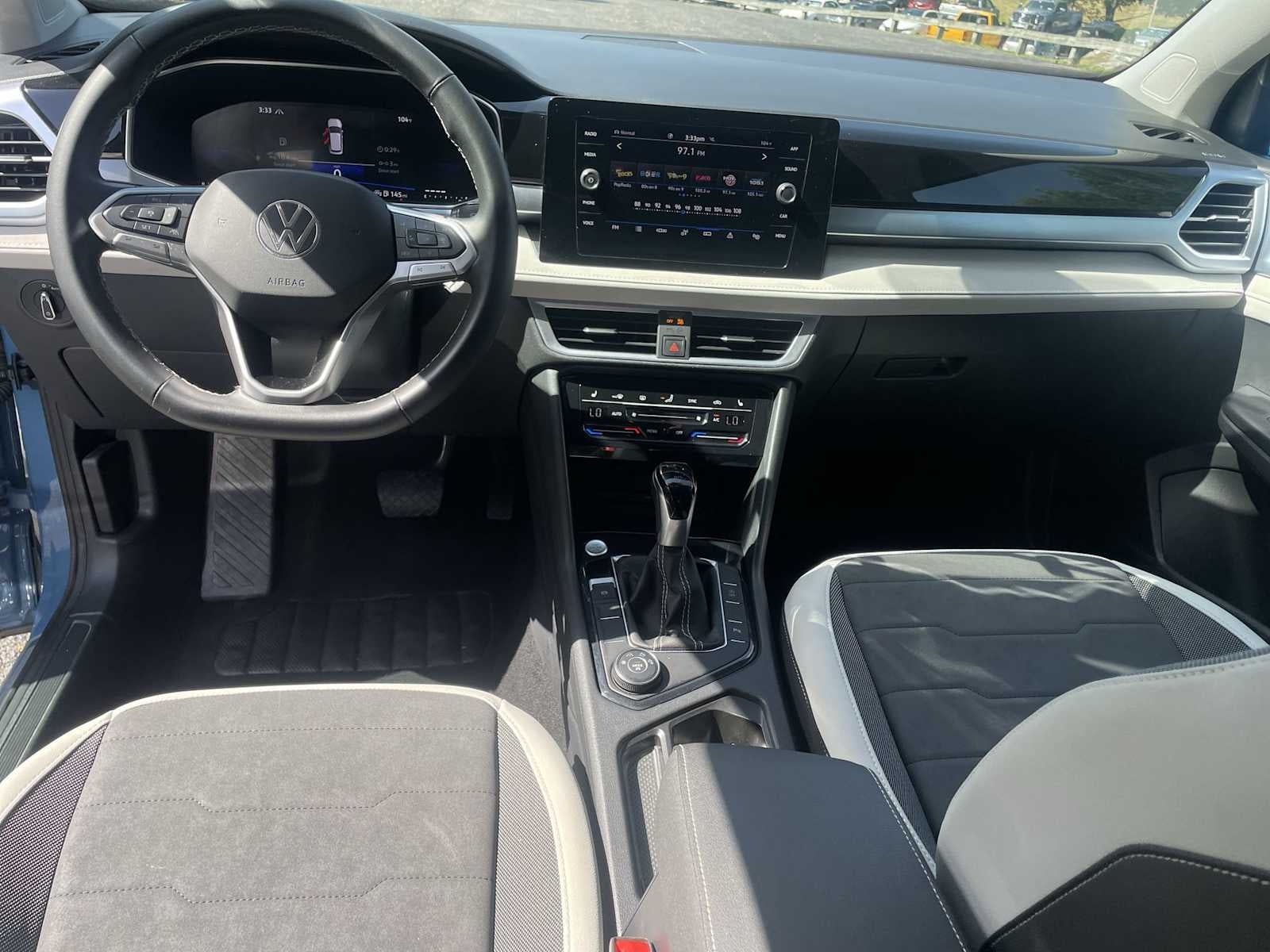 2025 Volkswagen Taos SE