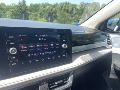 2025 Volkswagen Taos SE
