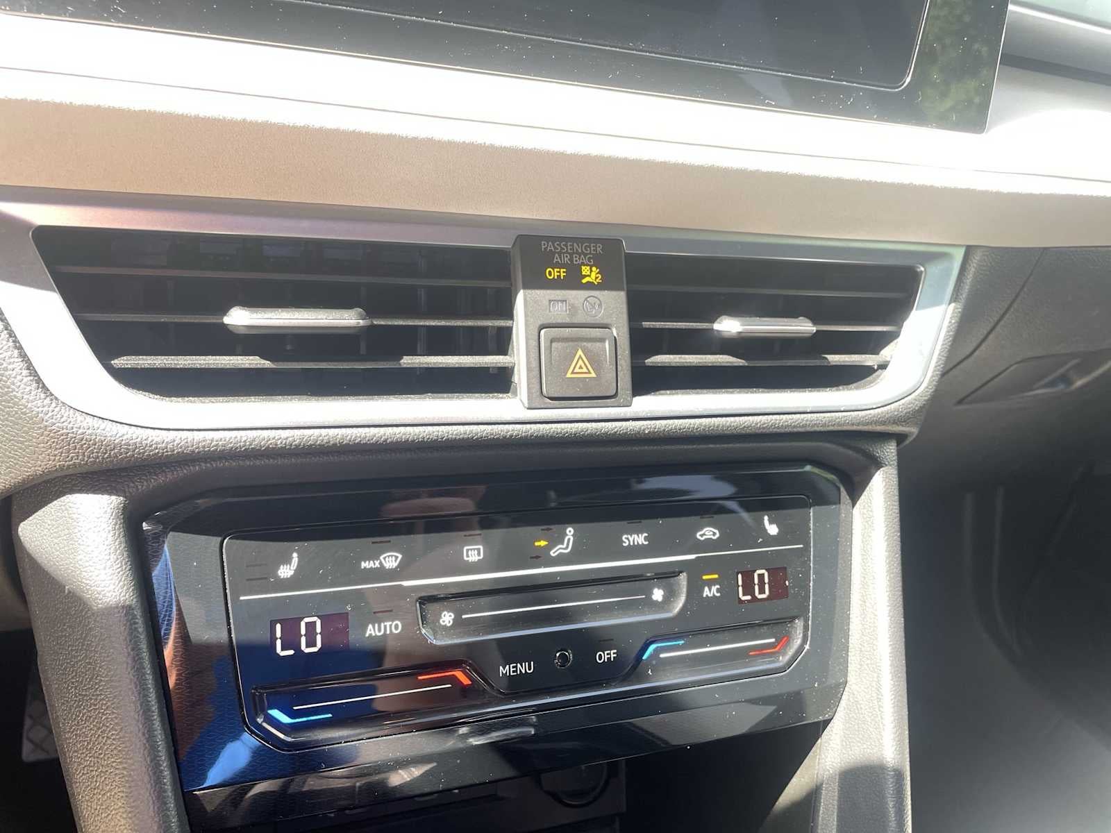 2025 Volkswagen Taos SE