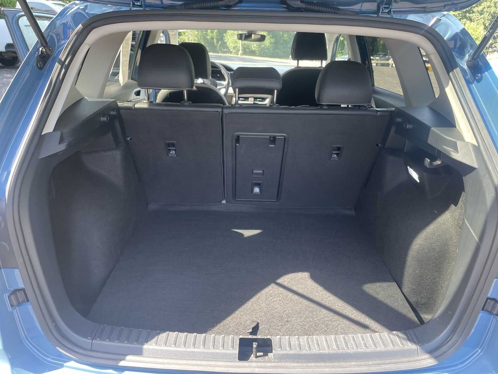 2025 Volkswagen Taos SE