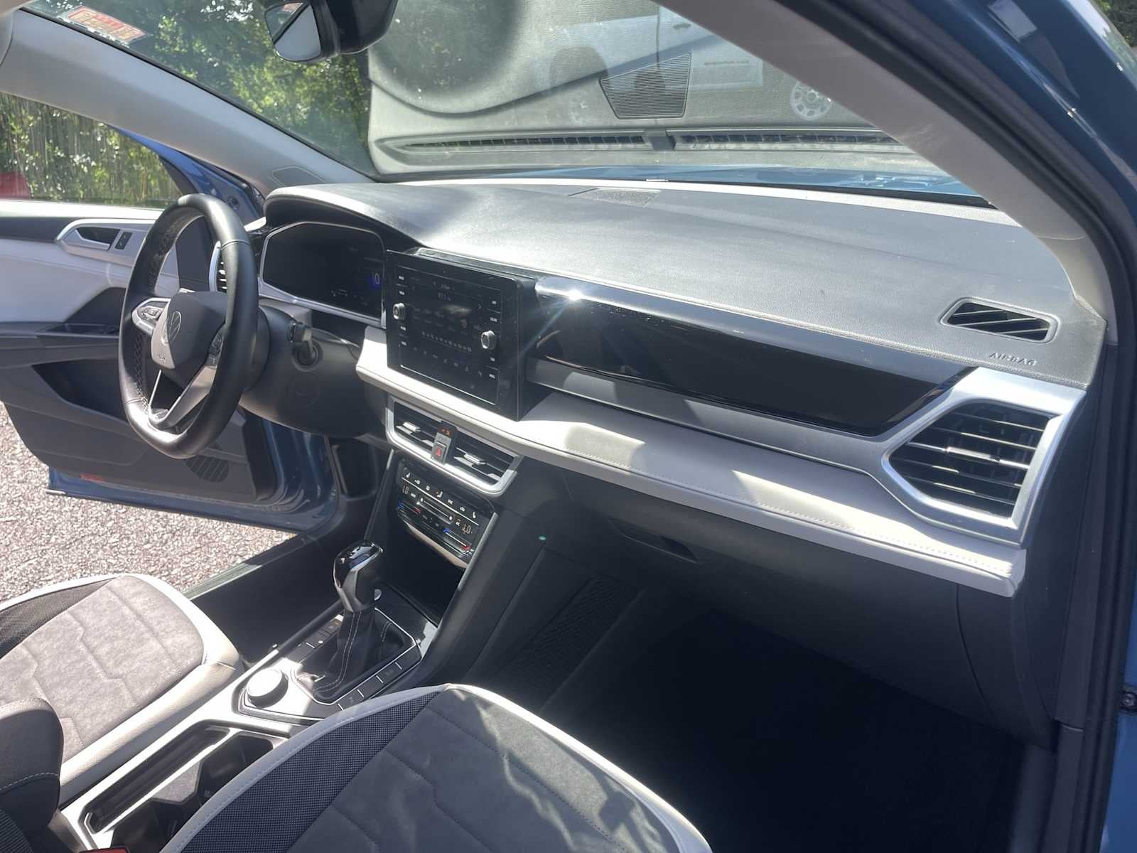 2025 Volkswagen Taos SE